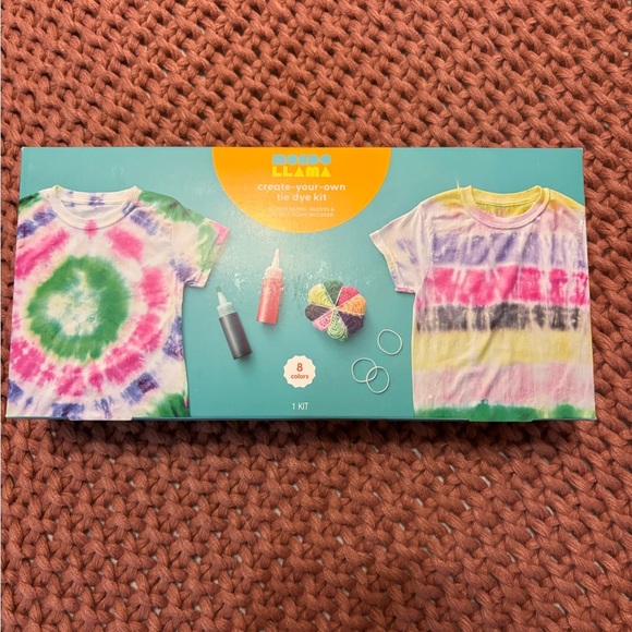Target Other - NEW pack Mondo Llama Create-Your-Own Tie Dye Kit